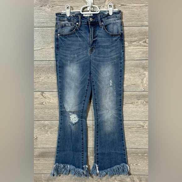 Tricot Denim Crop Fray Hem, Size 5/26, Medium-Light Wash, Distressed, Mid Rise - Picture 3 of 8